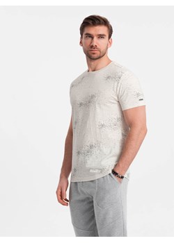 T-shirt męski fullprint z rozrzuconymi literami - jasnobeżowy V1 OM-TSFP-0179 ze sklepu ombre w kategorii T-shirty męskie - zdjęcie 176316145