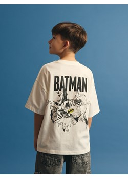 Reserved - T-shirt oversize Batman - złamana biel ze sklepu Reserved w kategorii T-shirty chłopięce - zdjęcie 176316467