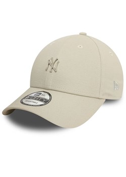 Czapka New Era Metallic Pin 940 New York Yankees 60565151 - beżowa ze sklepu streetstyle24.pl w kategorii Czapki z daszkiem męskie - zdjęcie 176354658