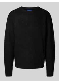 Sweter z dzianiny z fakturowanym wzorem model ‘OLLIE’ ze sklepu Peek&Cloppenburg  w kategorii Swetry męskie - zdjęcie 176361775