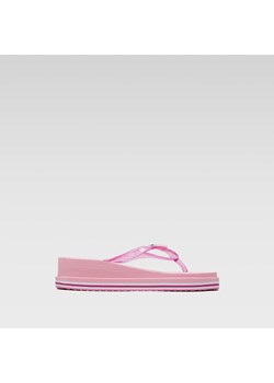 Klapki basenowe Nelli Blu 802296 ze sklepu ccc.eu w kategorii Klapki dziecięce - zdjęcie 176372158