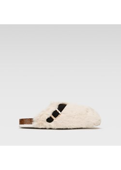 Kapcie Home&Relax AGK21707 ze sklepu ccc.eu w kategorii Kapcie damskie - zdjęcie 176372226