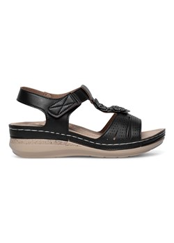 Sandały Clara Barson WYL0510-20 ze sklepu ccc.eu w kategorii Sandały damskie - zdjęcie 176378049