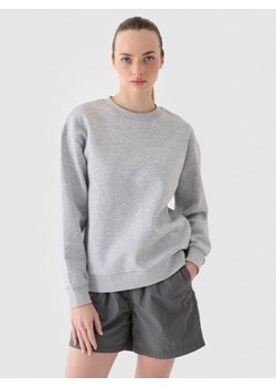 Damska bluza nierozpinana bez kaptura Outhorn OTHWAW24TSWSF1682 - szara ze sklepu Sportstylestory.com w kategorii Bluzy damskie - zdjęcie 176421656