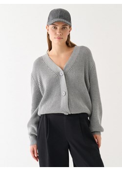 Damski sweter kardigan Outhorn OTHWAW24TSWEF132 - szary ze sklepu Sportstylestory.com w kategorii Swetry damskie - zdjęcie 176421775