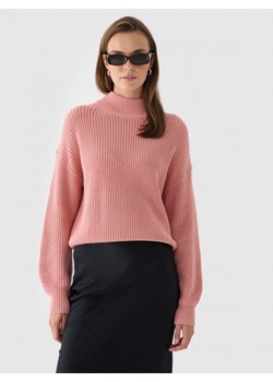 Damski sweter Outhorn OTHWAW24TSWEF089 - różowy ze sklepu Sportstylestory.com w kategorii Swetry damskie - zdjęcie 176421795