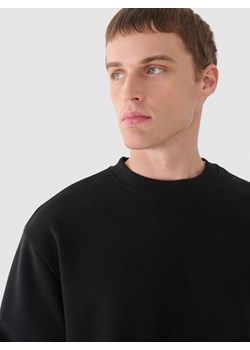 Męska bluza dresowa nierozpinana bez kaptura Outhorn OTHWAW24TSWSM1694 - czarna ze sklepu Sportstylestory.com w kategorii Bluzy męskie - zdjęcie 176421988