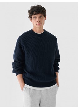 Męski sweter wełniany Outhorn OTHWAW24TSWEM100 - granatowy ze sklepu Sportstylestory.com w kategorii Swetry męskie - zdjęcie 176422707