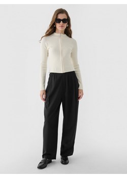 Damskie spodnie casual tkaninowe Outhorn OTHWAW24TTROF1224 - czarne ze sklepu Sportstylestory.com w kategorii Spodnie damskie - zdjęcie 176422898