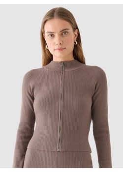 Damski sweter rozpinany Outhorn OTHWAW24TSWEF060 - brązowy ze sklepu Sportstylestory.com w kategorii Swetry damskie - zdjęcie 176423228