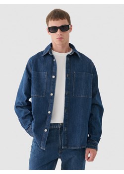 Męska koszula jeansowa Outhorn OTHWAW24TSHIM074 - granatowa ze sklepu Sportstylestory.com w kategorii T-shirty męskie - zdjęcie 176423278