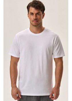 Henderson 2-pack biały t-shirt męski Assign 41636-00X, Kolor biały, Rozmiar 2XL, Henderson ze sklepu Intymna w kategorii T-shirty męskie - zdjęcie 176470799