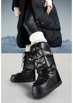 Czarne Ocieplane Śniegowce na Płaskiej Grubej Podeszwie ze Ściąganą Cholewką i Wiązaniem Heatua ze sklepu born2be.pl w kategorii Śniegowce damskie - zdjęcie 176471586