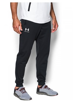 Męskie spodnie treningowe UNDER ARMOUR SPORTSTYLE TRICOT JOGGER - czarne ze sklepu Sportstylestory.com w kategorii Spodnie męskie - zdjęcie 176555149
