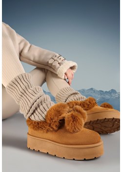 Brązowe Śniegowce na Grubej podeszwie ze Sztucznym Futrem i Pomponami Irissaure ze sklepu born2be.pl w kategorii Śniegowce damskie - zdjęcie 176561556