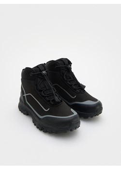 Reserved - Wodoodporne buty trekkingowe - czarny ze sklepu Reserved w kategorii Buty trekkingowe dziecięce - zdjęcie 176567875