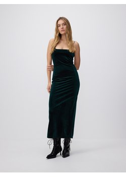 Reserved - Welwetowa sukienka na ramiączkach - ciemnozielony ze sklepu Reserved w kategorii Sukienki - zdjęcie 176568208