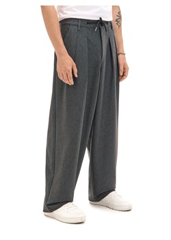 Cropp - Szare spodnie tailoring - szary ze sklepu Cropp w kategorii Spodnie męskie - zdjęcie 176577159