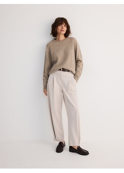 Reserved - Spodnie z zakładkami z modalem - beżowy ze sklepu Reserved w kategorii Spodnie damskie - zdjęcie 176600316
