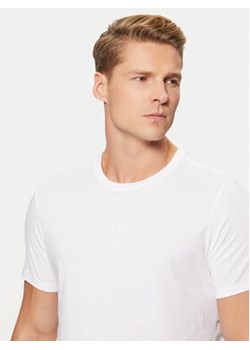 Guess T-Shirt M4GP39 K7HD0 Biały Regular Fit ze sklepu MODIVO w kategorii T-shirty męskie - zdjęcie 176636895