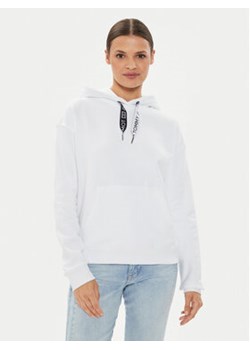 Tommy Jeans Bluza Logo Drawcord DW0DW17794 Biały Boxy Fit ze sklepu MODIVO w kategorii Bluzy damskie - zdjęcie 176674637
