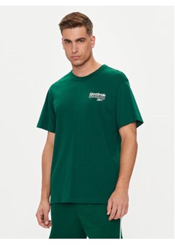 Reebok T-Shirt Ri Brand Proud Gfx Ss Tee 100076384 Zielony Regular Fit ze sklepu MODIVO w kategorii T-shirty męskie - zdjęcie 176737737