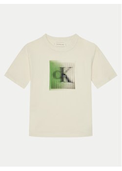 Calvin Klein Jeans T-Shirt IB0IB02356 Beżowy Regular Fit ze sklepu MODIVO w kategorii T-shirty chłopięce - zdjęcie 176745189