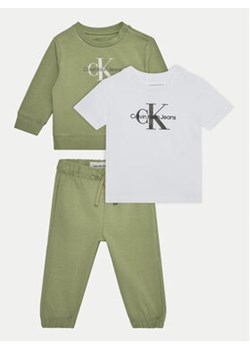 Calvin Klein Jeans Komplet dresowy Monogram Starter IN0IN00011 Zielony Regular Fit ze sklepu MODIVO w kategorii Komplety niemowlęce - zdjęcie 176750567