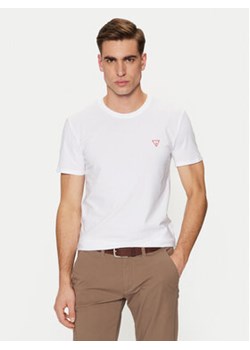 Guess T-Shirt M2YI24 J1314 Biały Slim Fit ze sklepu MODIVO w kategorii T-shirty męskie - zdjęcie 176781876