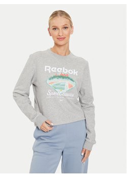 Reebok Bluza Court Sport FT Craw 100076214 Szary Regular Fit ze sklepu MODIVO w kategorii Bluzy damskie - zdjęcie 176786829