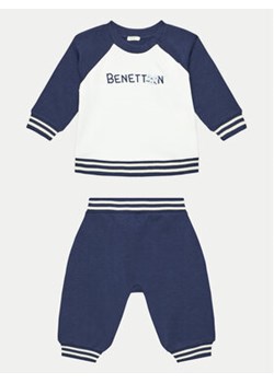 United Colors Of Benetton Dres 32KNAK00Q Niebieski Regular Fit ze sklepu MODIVO w kategorii Dresy dla niemowlaka - zdjęcie 176924207