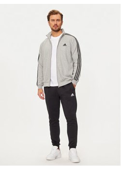 adidas Dres Basic 3-Stripes IA3073 Szary Regular Fit ze sklepu MODIVO w kategorii Dresy męskie - zdjęcie 176965256