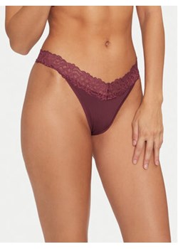 Calvin Klein Underwear Stringi 000QF7838E Bordowy ze sklepu MODIVO w kategorii Majtki damskie - zdjęcie 177001659