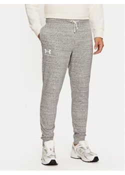 Under Armour Spodnie dresowe Ua Rival Terry Jogger 1380843 Szary Fitted Fit ze sklepu MODIVO w kategorii Spodnie męskie - zdjęcie 177052969