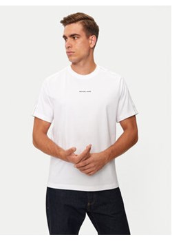 Michael Kors T-Shirt CT4524E1V2 Biały Regular Fit ze sklepu MODIVO w kategorii T-shirty męskie - zdjęcie 177108387