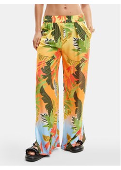 Desigual Spodnie materiałowe Tropical Party 24SWMW21 Kolorowy Loose Fit ze sklepu MODIVO w kategorii Spodnie damskie - zdjęcie 177132505