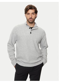 Calvin Klein Sweter K10K113751 Szary Regular Fit ze sklepu MODIVO w kategorii Swetry męskie - zdjęcie 177192425