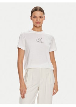 Calvin Klein Jeans T-Shirt Outlined J20J224791 Biały Regular Fit ze sklepu MODIVO w kategorii Bluzki damskie - zdjęcie 177268508