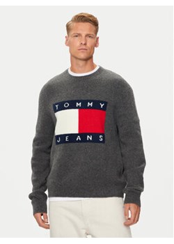 Tommy Jeans Sweter Flag DM0DM19442 Szary Regular Fit ze sklepu MODIVO w kategorii Swetry męskie - zdjęcie 177280717