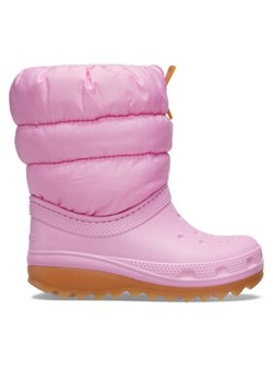 Crocs Śniegowce Classic Neo Puff Boot K 207684 Różowy ze sklepu MODIVO w kategorii Buty zimowe dziecięce - zdjęcie 177375137