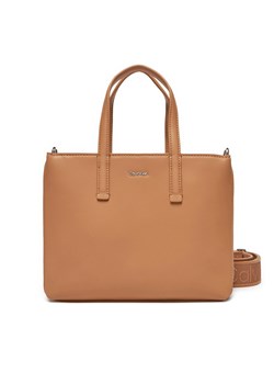 Torebka Calvin Klein K60K612904 Brązowy ze sklepu eobuwie.pl w kategorii Torby Shopper bag - zdjęcie 177389366