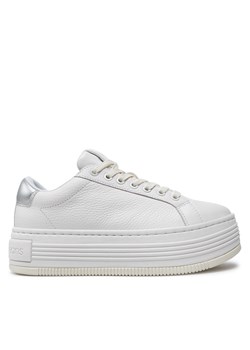 Sneakersy Calvin Klein Jeans Bold Flatf Low Mix Ohb YW0YW01632 Biały ze sklepu eobuwie.pl w kategorii Buty sportowe damskie - zdjęcie 177397927