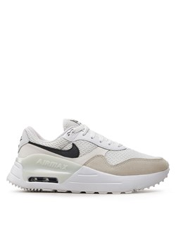 Sneakersy Nike DM9538 100 Biały ze sklepu eobuwie.pl w kategorii Buty sportowe damskie - zdjęcie 177399095