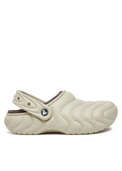 Klapki Crocs Classic Lined Overpuff Clog 210059 Beżowy ze sklepu eobuwie.pl w kategorii Klapki damskie - zdjęcie 177445358