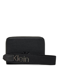 Portfel damski Calvin Klein Jeans K60K613058 Czarny ze sklepu eobuwie.pl w kategorii Portfele damskie - zdjęcie 177508028