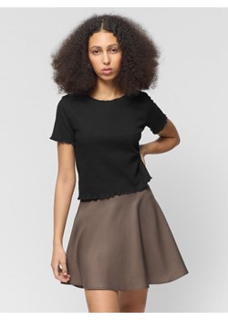 Damski t-shirt crop-top Outhorn OTHWSS24TTSHF1487 - czarny ze sklepu Sportstylestory.com w kategorii Bluzki damskie - zdjęcie 177576336