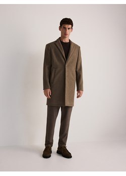 Reserved - Płaszcz z kołnierzem - beżowy - id: 6131L-08X - marki Reserved - 177583135 Reserved - Płaszcz z kołnierzem - beżowy ze sklepu Reserved w kategorii Płaszcze męskie - zdjęcie 177583135