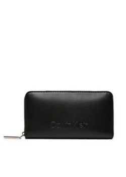 Calvin Klein Duży Portfel Damski Embossed Logo Zip Lg K60K612439 Czarny ze sklepu MODIVO w kategorii Portfele damskie - zdjęcie 177599968