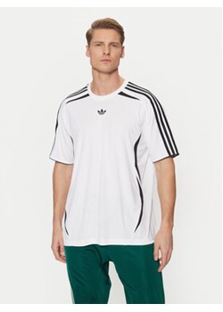 adidas T-Shirt adicolor Teamgeist JP1113 Biały Loose Fit ze sklepu MODIVO w kategorii T-shirty męskie - zdjęcie 177608395