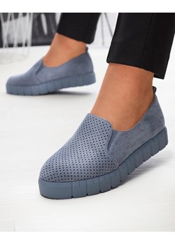 Royalfashion Ażurowe damskie niebieskie tenisówki slip on Cegeti ze sklepu royalfashion.pl w kategorii Trampki damskie - zdjęcie 177679099